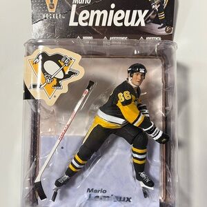 Mario Lemieux Pittsburgh Penguins Figurine - Black & Gold